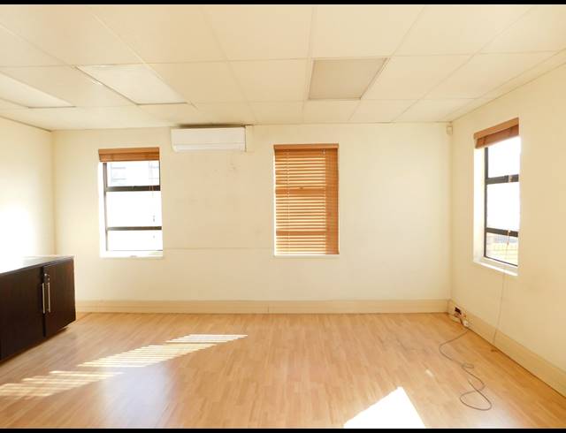 780M² OFFICE TO LET IN FERNDALE